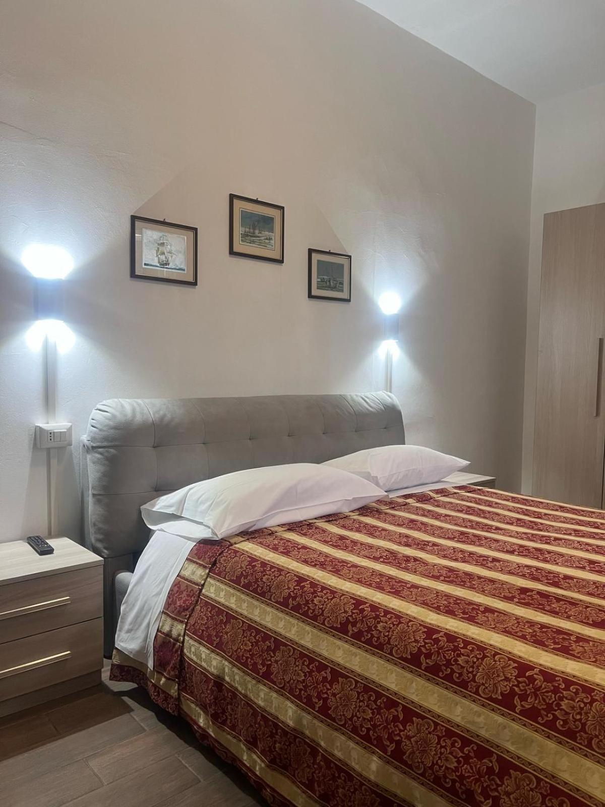 Alo Alo Albergo Casteggio ภายนอก รูปภาพ