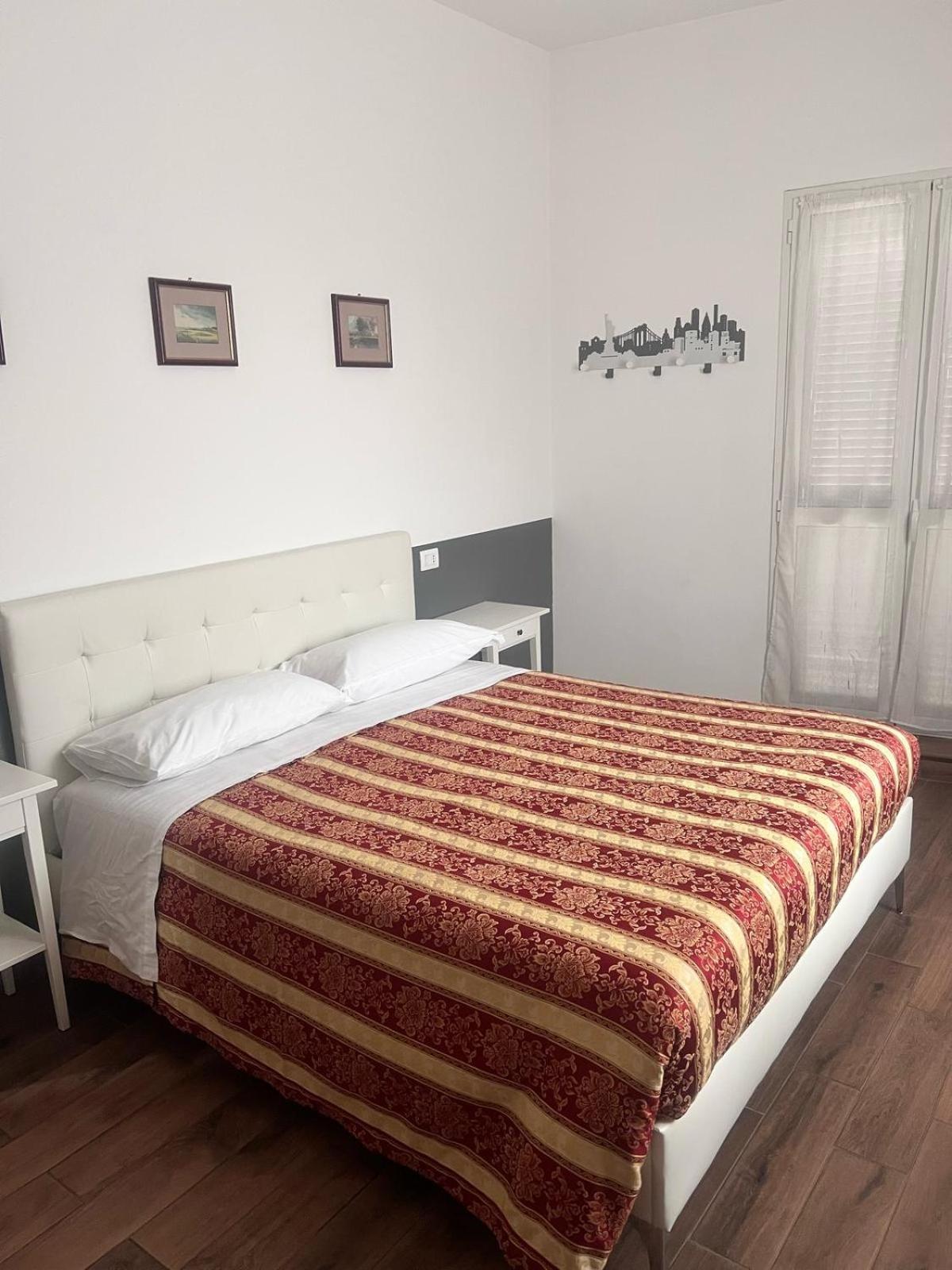 Alo Alo Albergo Casteggio ภายนอก รูปภาพ